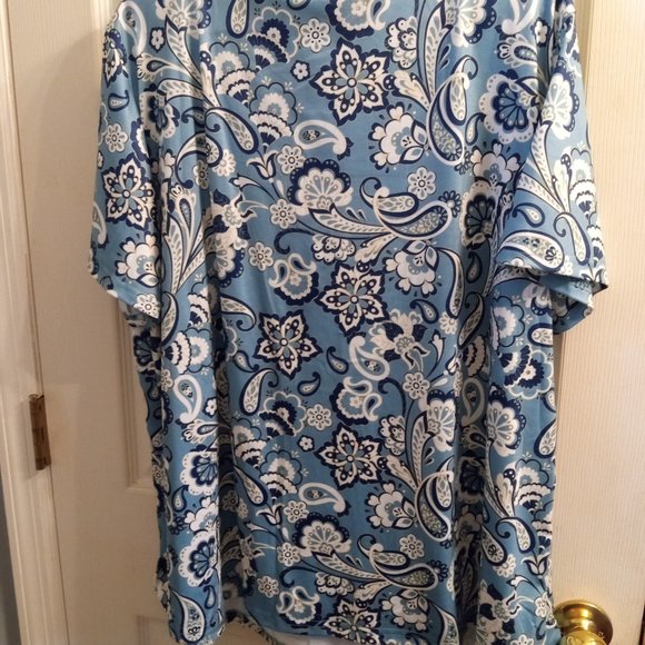 NWT SZ 2X Top - Picture 4 of 4